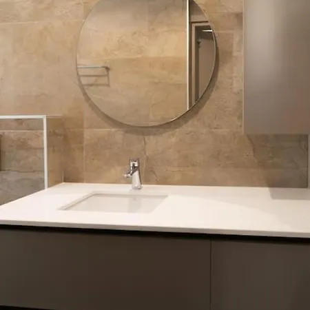 Mackenzie Story 2 Bdr Luxe Flat דירה לרנקה